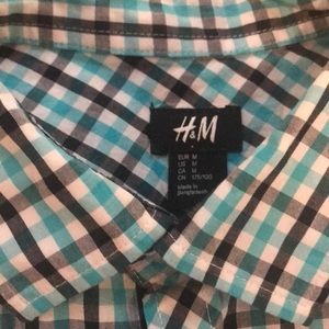 H&M Shirts - Short sleeve button down shirt H&M Shirts - Short sleeve button down shirt